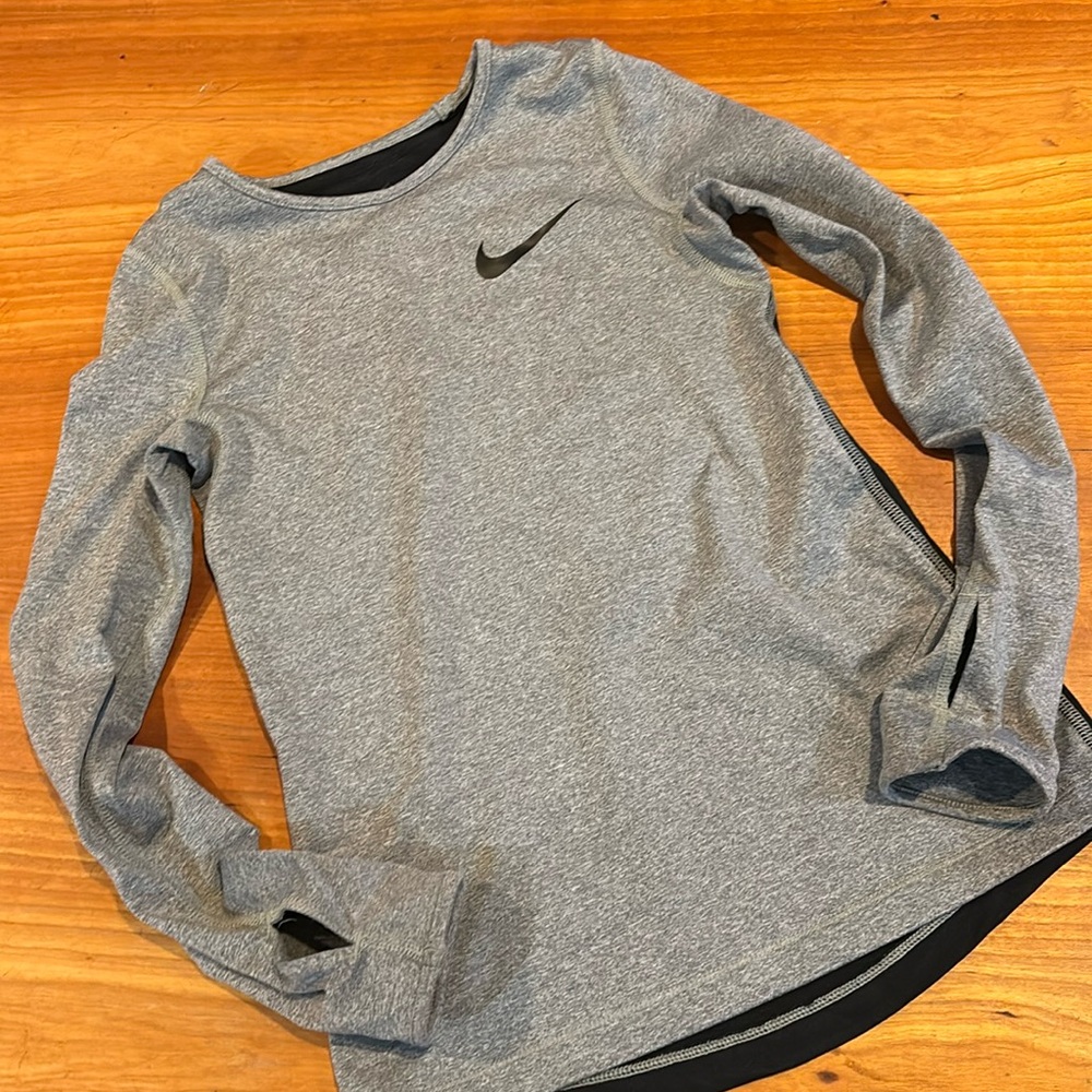 🆕 Nike Top